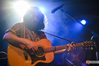 Alex Francis @ Vicar Street, Dublin by Sean Smyth (14-4-17) (5 of 6)